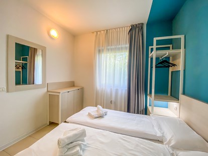 Familienhotel - Pools: Außenpool nicht beheizt - Gardasee - Easy Apartment - Belvedere Village