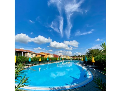 Familienhotel - Pools: Sportbecken - Peschiera del Garda - Pools und Wasserspiele - Belvedere Village