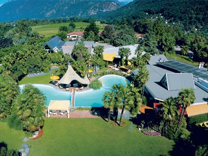 Familienhotel - Kinderbecken - Lago Maggiore - Panoramabild (27'000 m2) - Albergo Losone