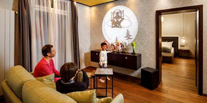 Familienhotel - ausschließlich Familien im Hotel - Märchenzimmer in der Suite «Unendlich» - Märchenhotel Braunwald