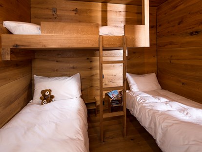Familienhotel - Skikurs direkt beim Hotel - Davos Platz - Schlafbereich - rocksresort