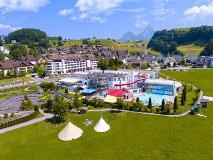 Familienhotel - Pools: Schwimmteich - Schweiz - Swiss Holiday Park