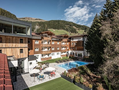 Familienhotel - Pools: Außenpool beheizt - Oberndorf in Tirol - Der Kröller