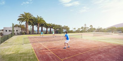 Familienhotel - Spielplatz - Spanien - Tennis-Match im ROBINSON Club Esquinzo Playa: Power dich aus! - ROBINSON Club Esquinzo Playa
