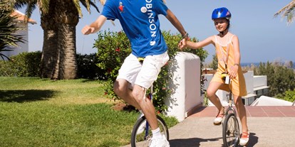 Familienhotel - Kinderbetreuung - Esquinzo, Las Palmas - Viel Spaß bei unserer Einrad- und Akrobatikschule! - ROBINSON Club Esquinzo Playa