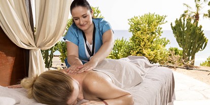 Familienhotel - Schwimmkurse im Hotel - Kanarische Inseln - Wellness-Massage im WellFit-Spa! - ROBINSON Club Esquinzo Playa