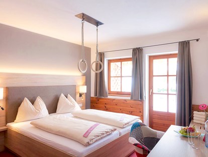 Familienhotel - Umgebungsschwerpunkt: Strand - Radstadt - Wohnbeispiel Doppelzimmer "Classic" - Gut Wenghof - Family Resort