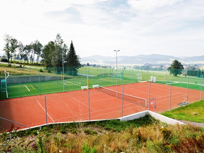 Familienhotel - Umgebungsschwerpunkt: am Land - Oberösterreich - Tennisplatz & Funcourt Anlage - AIGO welcome family