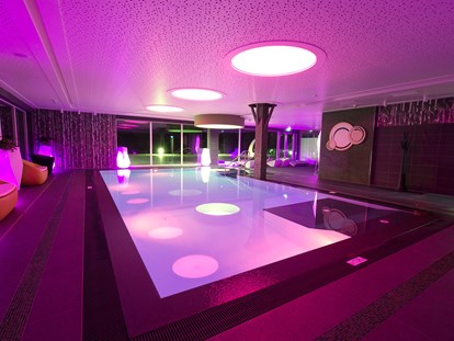 Familienhotel - Pools: Infinity Pool - Oberösterreich - Wellnessbereich für Erwachsene - AIGO welcome family