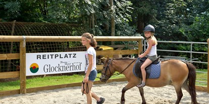 Familienhotel - Spielplatz - Döbriach - Pferderanch: https://www.glocknerhof.at/reiten-pferde-ponys-kaernten.html - Hotel Glocknerhof