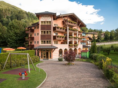 Familienhotel - Umgebungsschwerpunkt: Berg - Gardasee - Familienhotel am Gardasee - Family Hotel Adriana