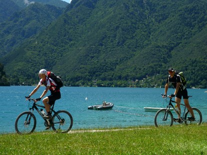 Familienhotel - Umgebungsschwerpunkt: Berg - Riva Del Garda - Mountain bike am Ledrosee - Family Hotel Adriana