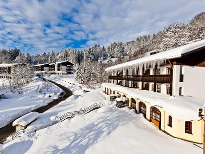 Familienhotel - Pools: Innenpool - Das MONDI Resort im Winter - MONDI Resort Oberstaufen
