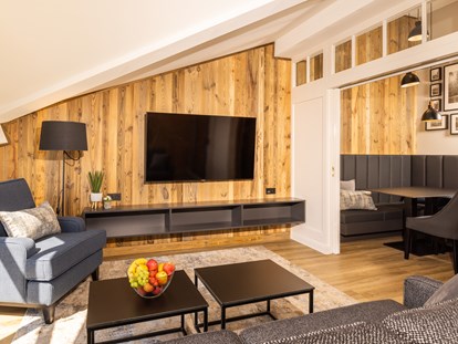 Familienhotel - Sauna - Familien-Appartement Superior Wohnbereich - MONDI Resort Oberstaufen
