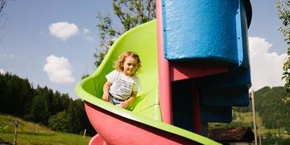 Familienhotel - Suiten mit extra Kinderzimmer - Bayern - Spielplatz - MONDI Resort Oberstaufen