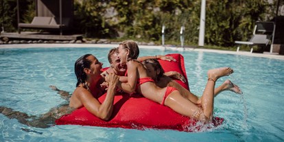 Familienhotel - Pools: Schwimmteich - Salzburg - Wasserspaß hoch 4 - The RESI Apartments "mit Mehrwert"