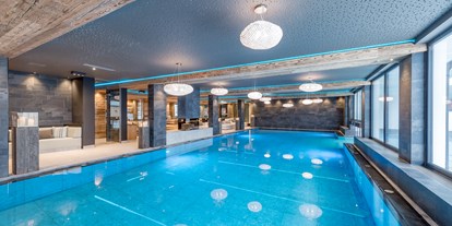 Familienhotel - Schwimmkurse im Hotel - Tiroler Unterland -  Indoor-(17x7m) verbunden zum Outdoor Pool (8x5m) & Textilsauna - Aktiv-& Wellnesshotel Bergfried