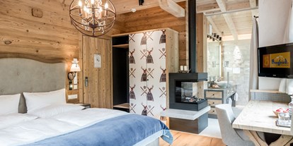 Familienhotel - Hunde: erlaubt - Tirol - Doppelzimmer mit Kamin - Aktiv-& Wellnesshotel Bergfried