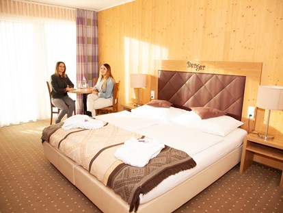 Familienhotel - Einzelzimmer mit Kinderbett - Steiermark - Gemütloiche Zimmer, großteils mit Balkon
 - Familienhotel Berger ***superior