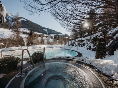 Familienhotel - Pools: Innenpool - Oberndorf in Tirol - Gartenhotel Theresia****S - DAS "Grüne" Familienhotel 