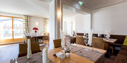 Familienhotel - Umgebungsschwerpunkt: Berg - Restaurant - Sonnengarten - Hotel Felsenhof