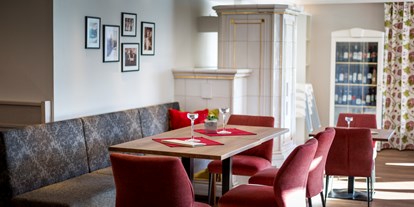 Familienhotel - Ausritte mit Pferden - Salzburg - Bar - Hotel Felsenhof