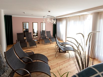 Familienhotel - Hallenbad - Entspannung im Eltern-Freiraum
Zutritt ab 14 Jahren - Hotel Felsenhof