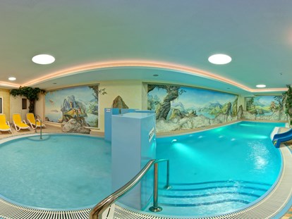 Familienhotel - Schwimmkurse im Hotel - Schladming - Hallenbad - Familotel Zauchenseehof