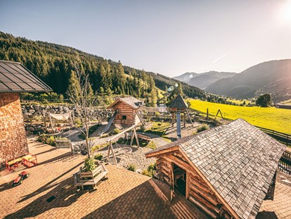 Familienhotel - Umgebungsschwerpunkt: Berg - Kitzbühel - Almspielplatz Übergossene Alm Resort - Übergossene Alm Resort