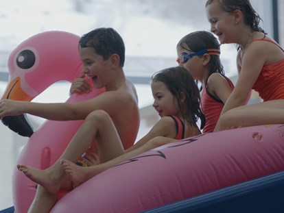 Familienhotel - Schwimmkurse im Hotel - Nauders - Kids - Kinderhotel "Alpenresidenz Ballunspitze"