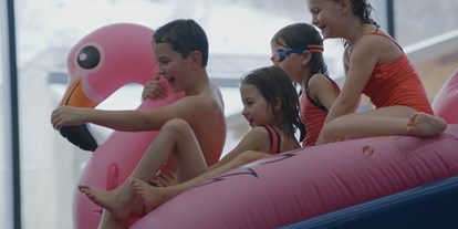 Familienhotel - Schwimmkurse im Hotel - Österreich - Kids - Kinderhotel "Alpenresidenz Ballunspitze"