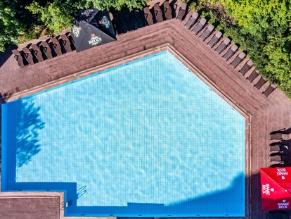 Familienhotel - Pools: Außenpool nicht beheizt - Bodensee - Saisonaler Außen-Pool - AHORN Harz Hotel Braunlage