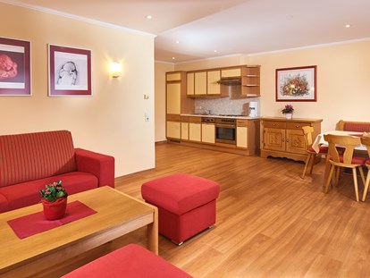 Familienhotel - Suiten mit extra Kinderzimmer - Ramsau (Bad Goisern am Hallstättersee) - Appartementbeispiel - Sonnberg Ferienanlage