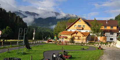 Familienhotel - bewirtschafteter Bauernhof - Oberösterreich - Außenansicht Ferienhotel Gut Enghagen - Ferienhotel Gut Enghagen