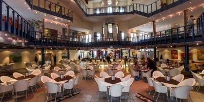 Familienhotel - Klassifizierung: 4 Sterne - Zell am See - Piazza Bar im Aldiana Club Hochkönig - Aldiana Club Hochkönig