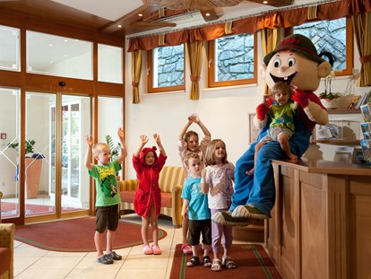 Familienhotel - Umgebungsschwerpunkt: See - Herzlich Willkommen im Kinderhotel Laderhof - hier sind die kleinen Gäste die GRÖßTEN - Kinderhotel Laderhof