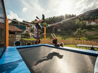 Familienhotel - Wellnessbereich - Vent - Action findet Ihr im trampolin - Kinderhotel Laderhof