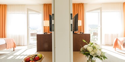 Familienhotel - Suiten mit extra Kinderzimmer - Salzkammergut - Doppelzimmer mit Verbindungstüre - Aldiana Club Salzkammergut & GrimmingTherme