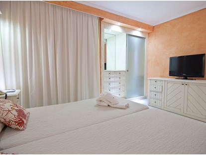 Familienhotel - Tennis - Spanien - Appartment Hooky Royal (Schlafzimmer) - Royal Son Bou Family Club