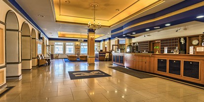 Familienhotel - Verpflegung: Frühstück - Rezeption und Lobby - WELLNESS HOTEL BABYLON