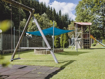 Familienhotel - Ausritte mit Pferden - Oberndorf in Tirol - Spielplatz - ALL INCLUSIVE Hotel DIE SONNE