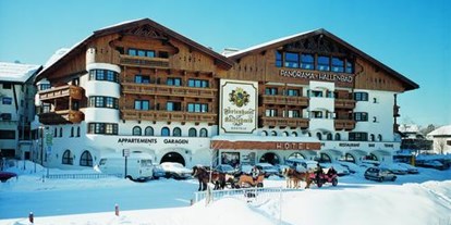 Familienhotel - Ausritte mit Pferden - Tirol - Hotel Aussenansicht - Das Kaltschmid - Familotel Tirol