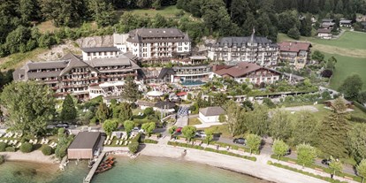 Familienhotel - Babyphone - Ramsau (Bad Goisern am Hallstättersee) - Aussenansicht Sommer - Ebner's Waldhof am See