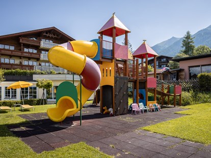 Familienhotel - Umgebungsschwerpunkt: See - Gossensass - Spielplatz - Alpenpark Resort Seefeld
