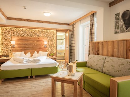 Familienhotel - Preisniveau: gehoben - Fulpmes - Familienzimmer Balkon Dreitorspitz - Alpenpark Resort Seefeld