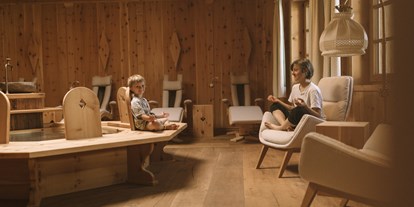 Familienhotel - Suiten mit extra Kinderzimmer - Serfaus - Zirbenruheraum  - Tirolerhof Familotel Zugspitze