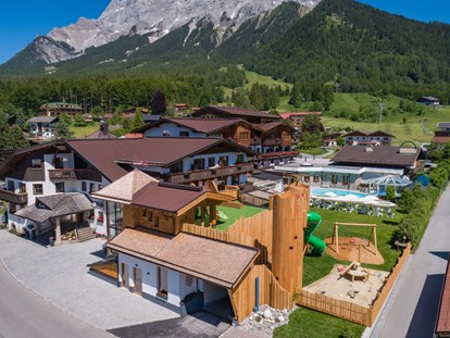 Familienhotel - Pools: Außenpool nicht beheizt - Serfaus - Tirolerhof Familotel Zugspitze
