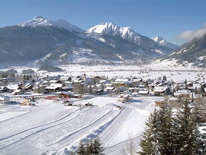 Familienhotel - Umgebungsschwerpunkt: Stadt - Lermoos - tolle Loipen und Winterwanderwege - Tirolerhof Familotel Zugspitze