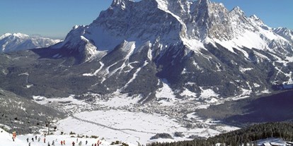 Familienhotel - Skilift - toller Ausblick vom Grubigstein - Tirolerhof Familotel Zugspitze