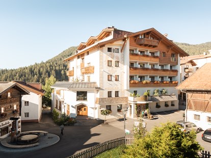 Familienhotel - Pools: Außenpool beheizt - Tirol - Adler Familien- & Wohlfühlhotel 